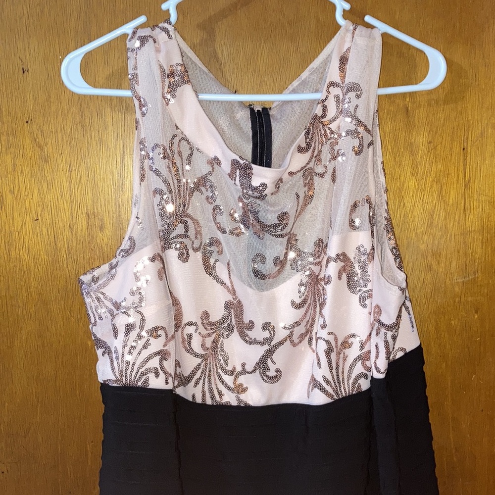 Dress - Picture 3 of 7